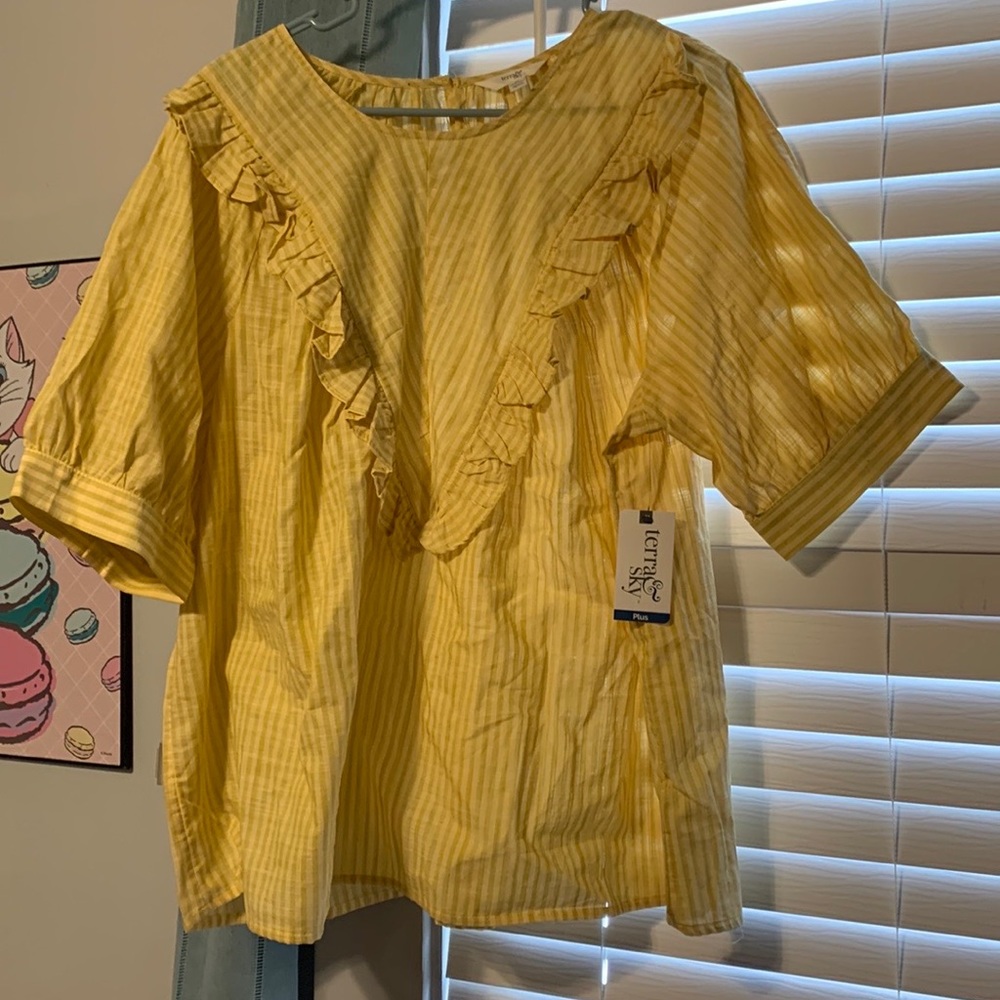 NWT Terra & Sky woman’s size 3X yellow blouse